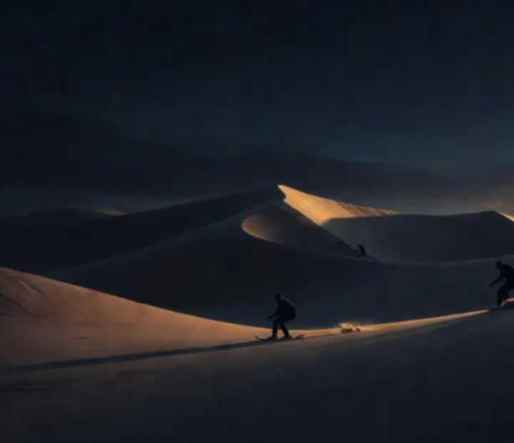Cinematikus jelenet Alto’s Odyssey sivatagi homokdűnéivel és sziluettekkel naplementében